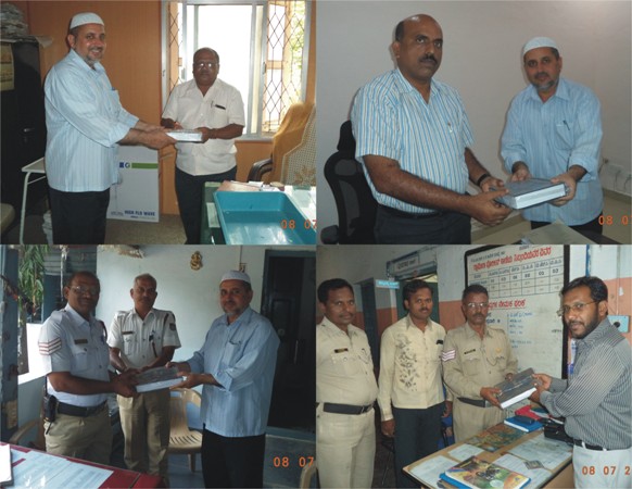 Jamaat distributes Qur’an among officials in Bellary