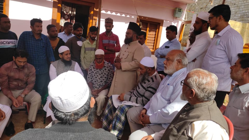 A Delegation Of Muslim Leaders, Led By JIH Karnataka Vice President, Visited Lynched Persons’ Families In Nargund